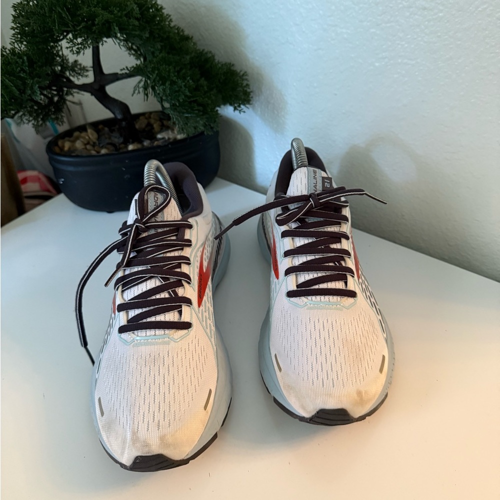 Brooks White and Coral Athletic Shoes adrenaline 21 - Picture 5 of 8